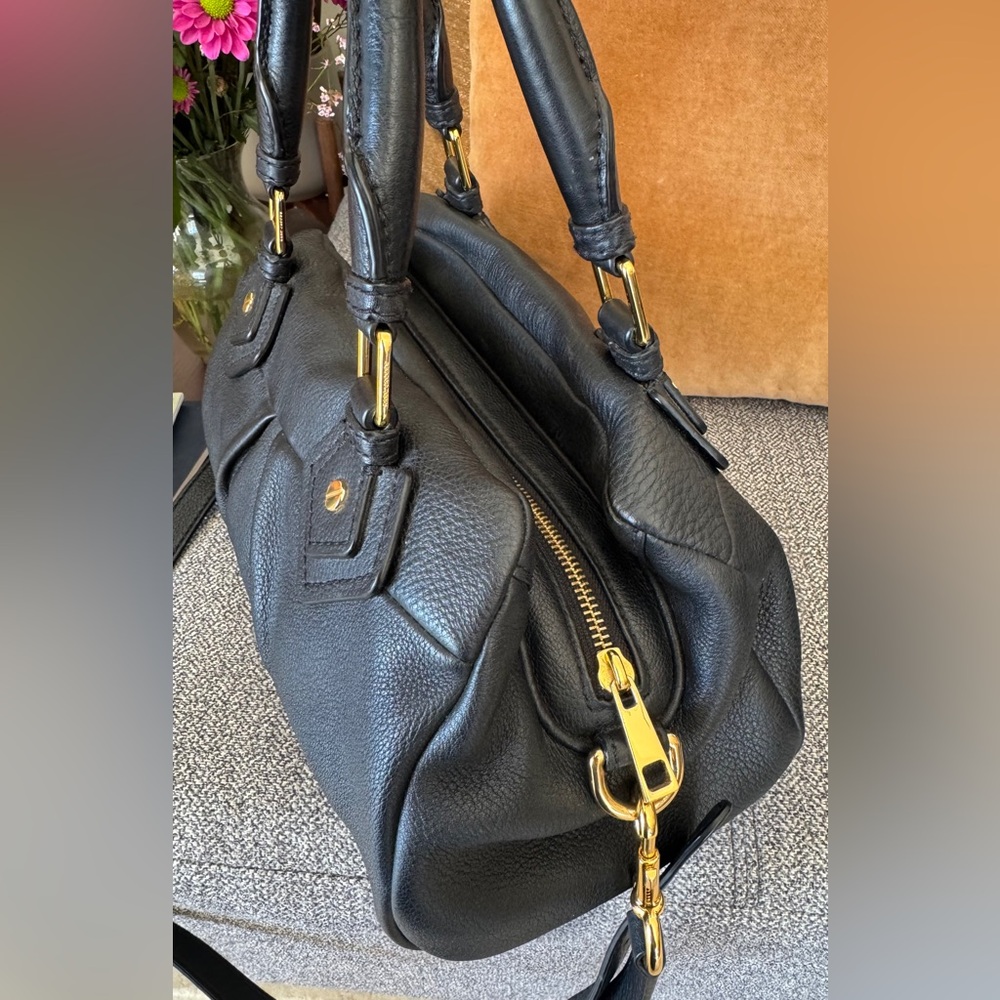 Marc Jacobs-Gorgeous Black Pebbled Leather Satchel with Gold Hardware - Picture 6 of 14
